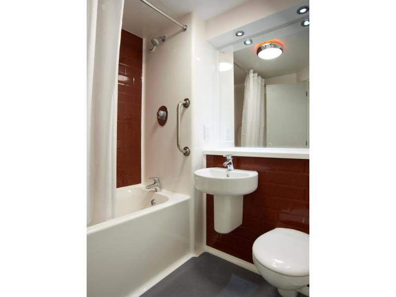 Travelodge Scarborough St Nicholas Exterior foto